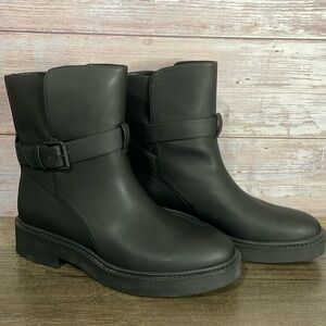 Vince Kaelyn Bootie.​